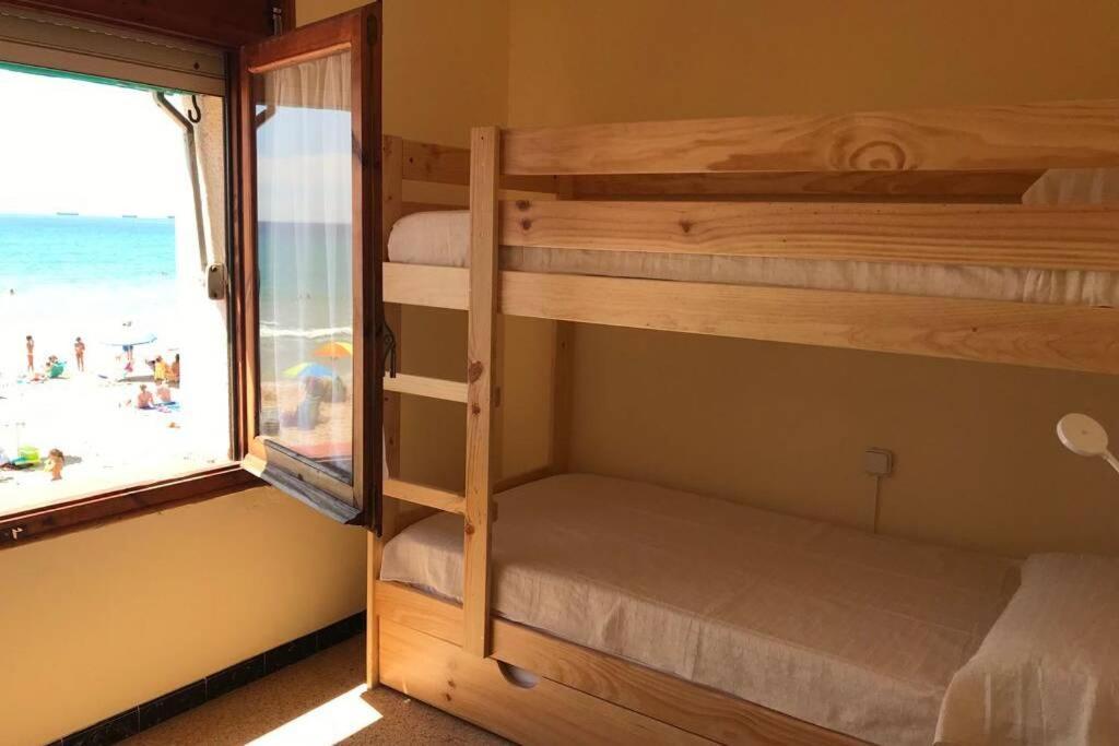 El Faro Apartaments Platja Llarga-Les Salines-Tgn Ταραγόνα Εξωτερικό φωτογραφία