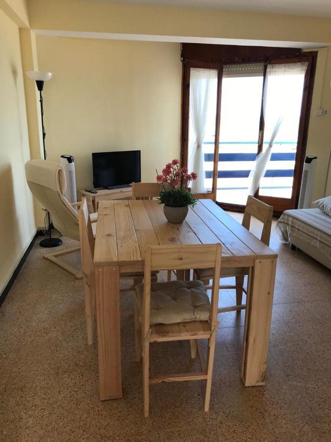El Faro Apartaments Platja Llarga-Les Salines-Tgn Ταραγόνα Εξωτερικό φωτογραφία