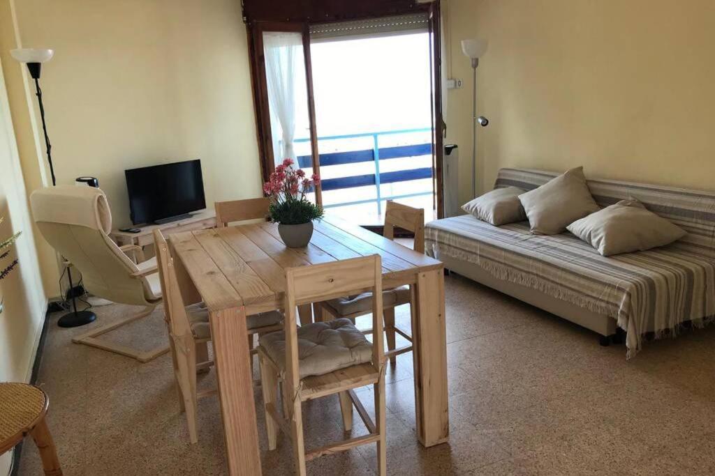 El Faro Apartaments Platja Llarga-Les Salines-Tgn Ταραγόνα Εξωτερικό φωτογραφία