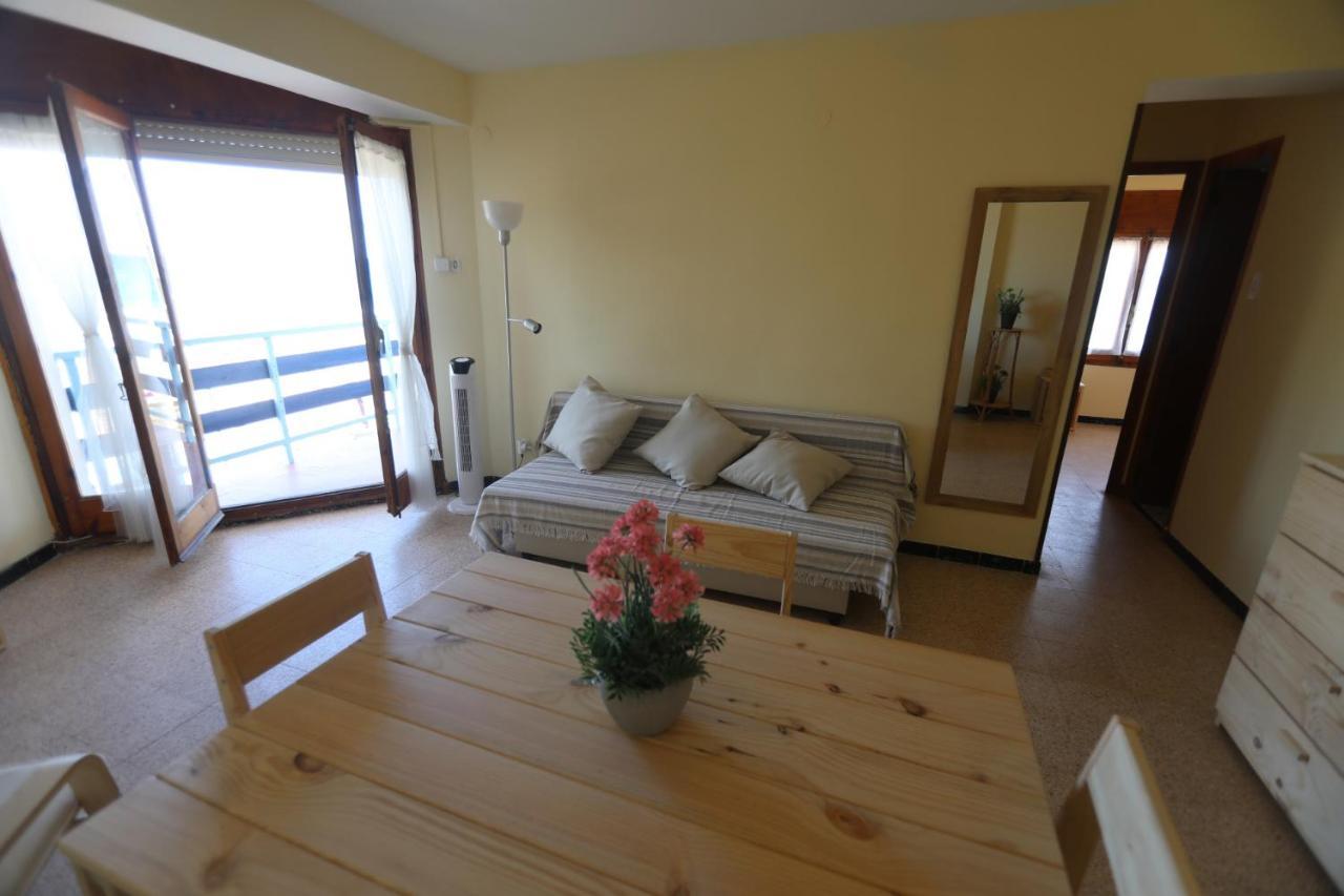 El Faro Apartaments Platja Llarga-Les Salines-Tgn Ταραγόνα Εξωτερικό φωτογραφία